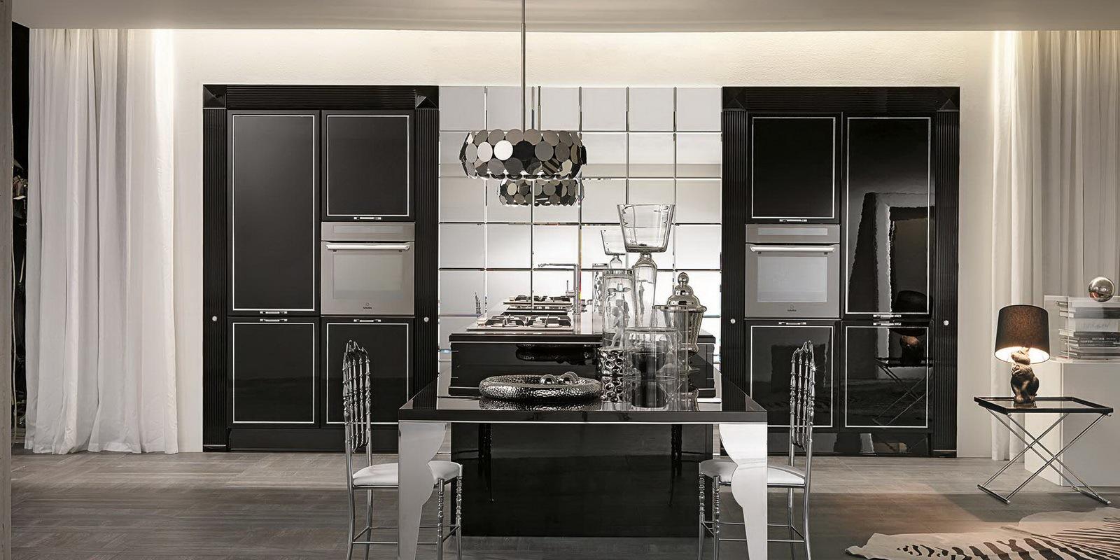 LUXURY GLAM Lacquered kitchen