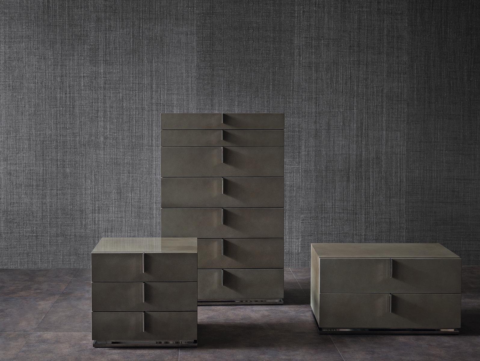 ARI Chest of drawers