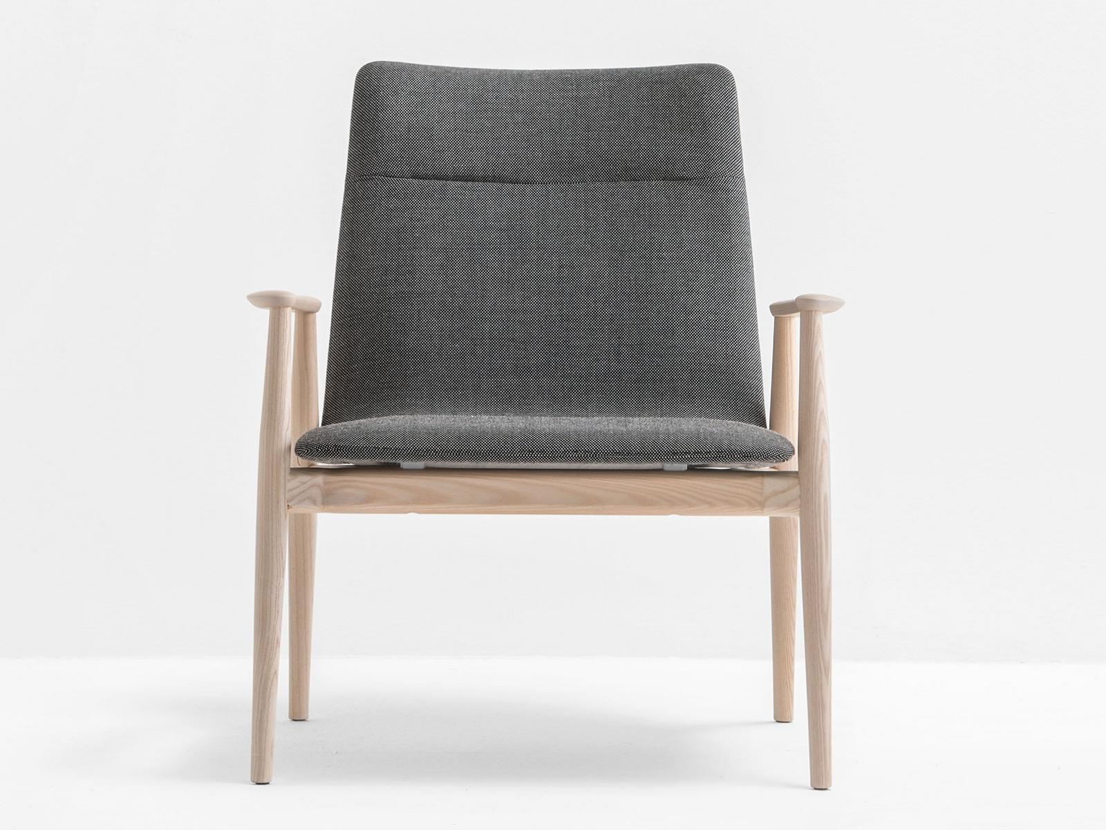 MALMÖ 298 Upholstered easy chair with armrests
