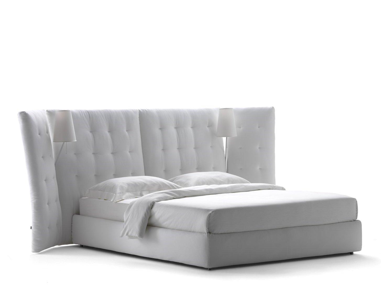 ANGLE PARAVENTO Bed with high headboard