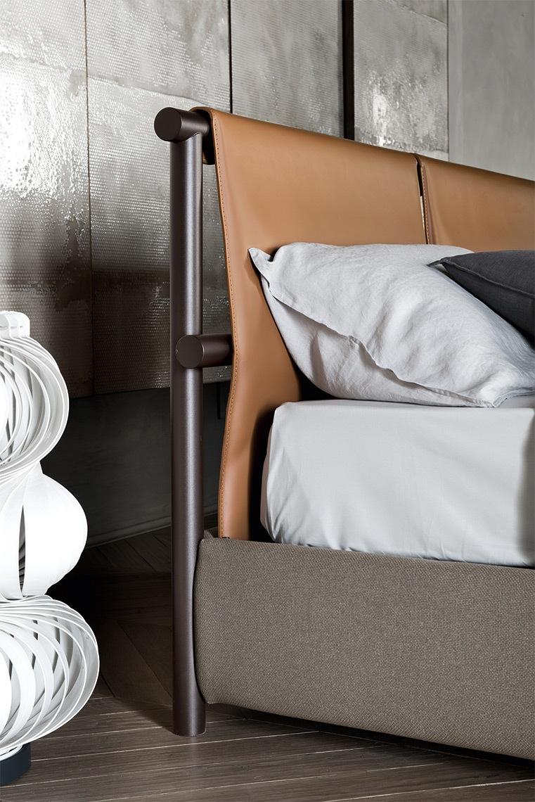JETTY Leather bed with removable cover