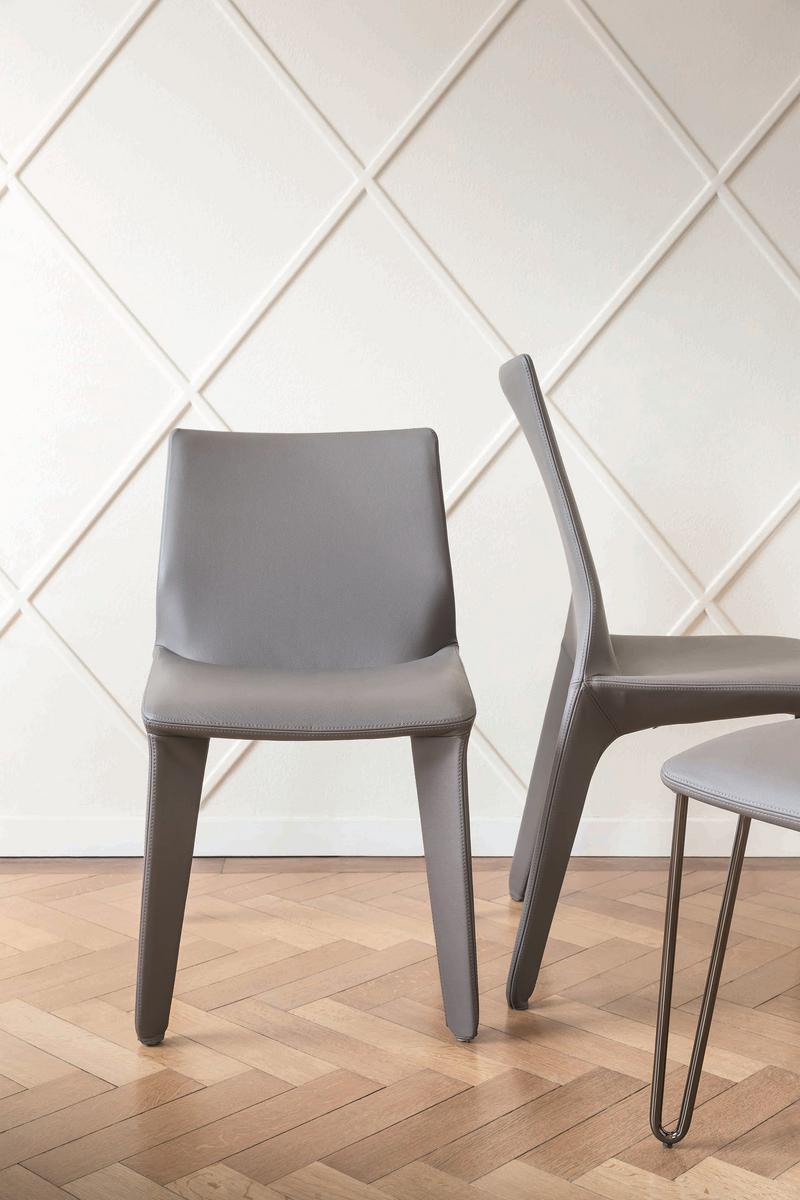 HERON Upholstered leather chair