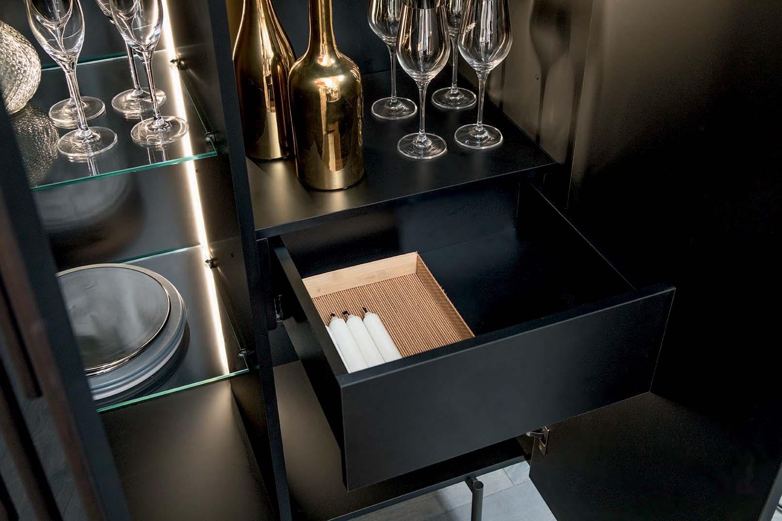 DROPS Wood and glass highboard with doors