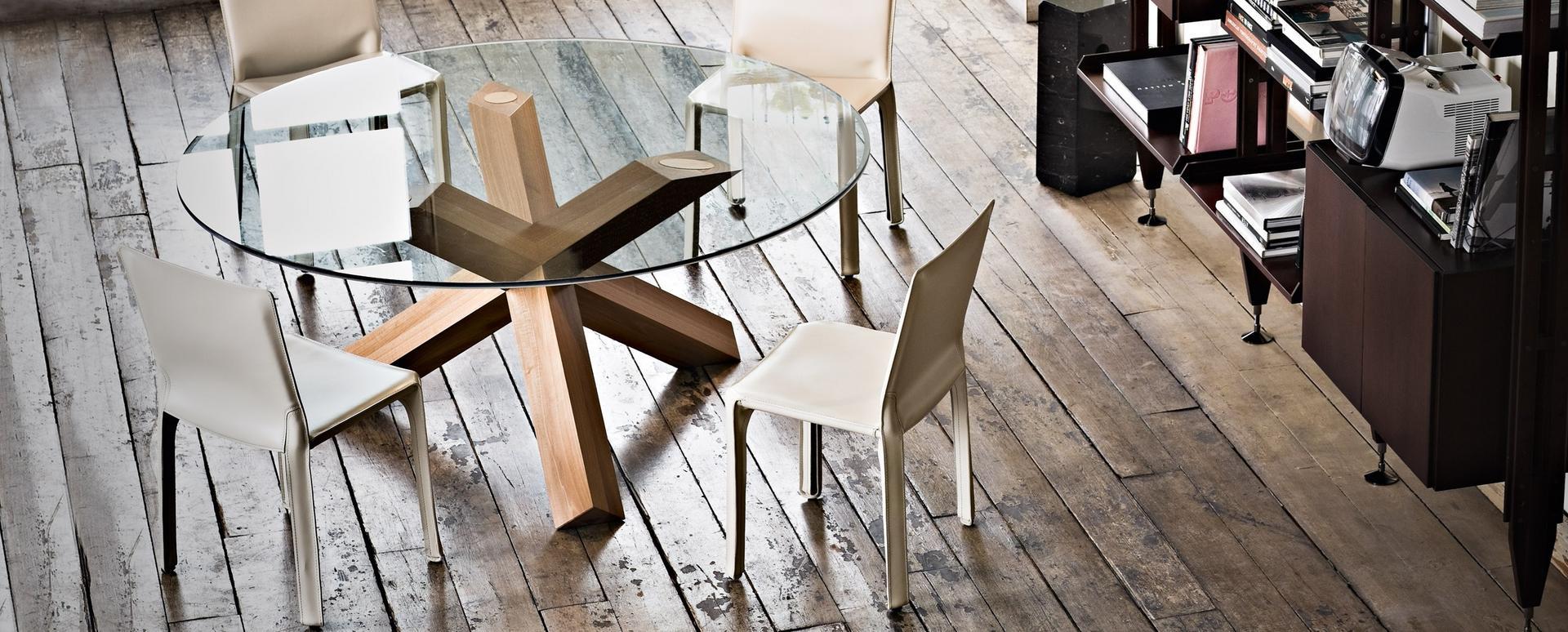 452 LA ROTONDA Table with solid wood base