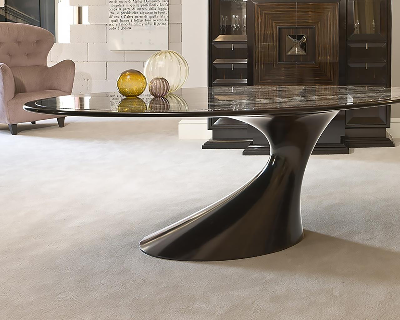 C 1412 Oval wood table