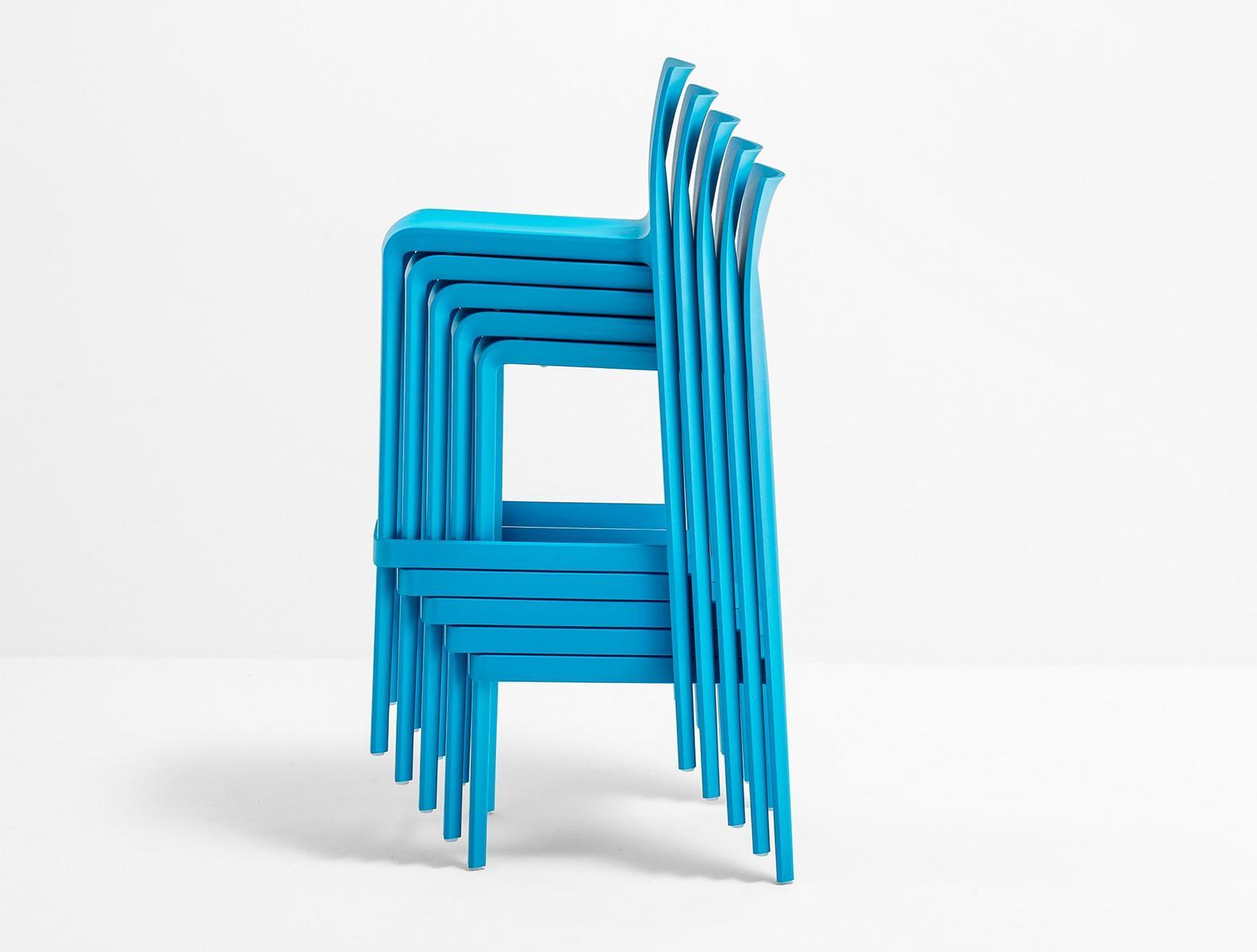 VOLT 678 Stackable polypropylene stool