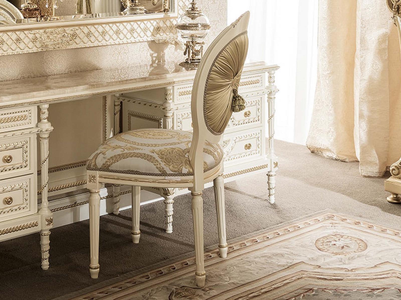 14531 Upholstered fabric chair