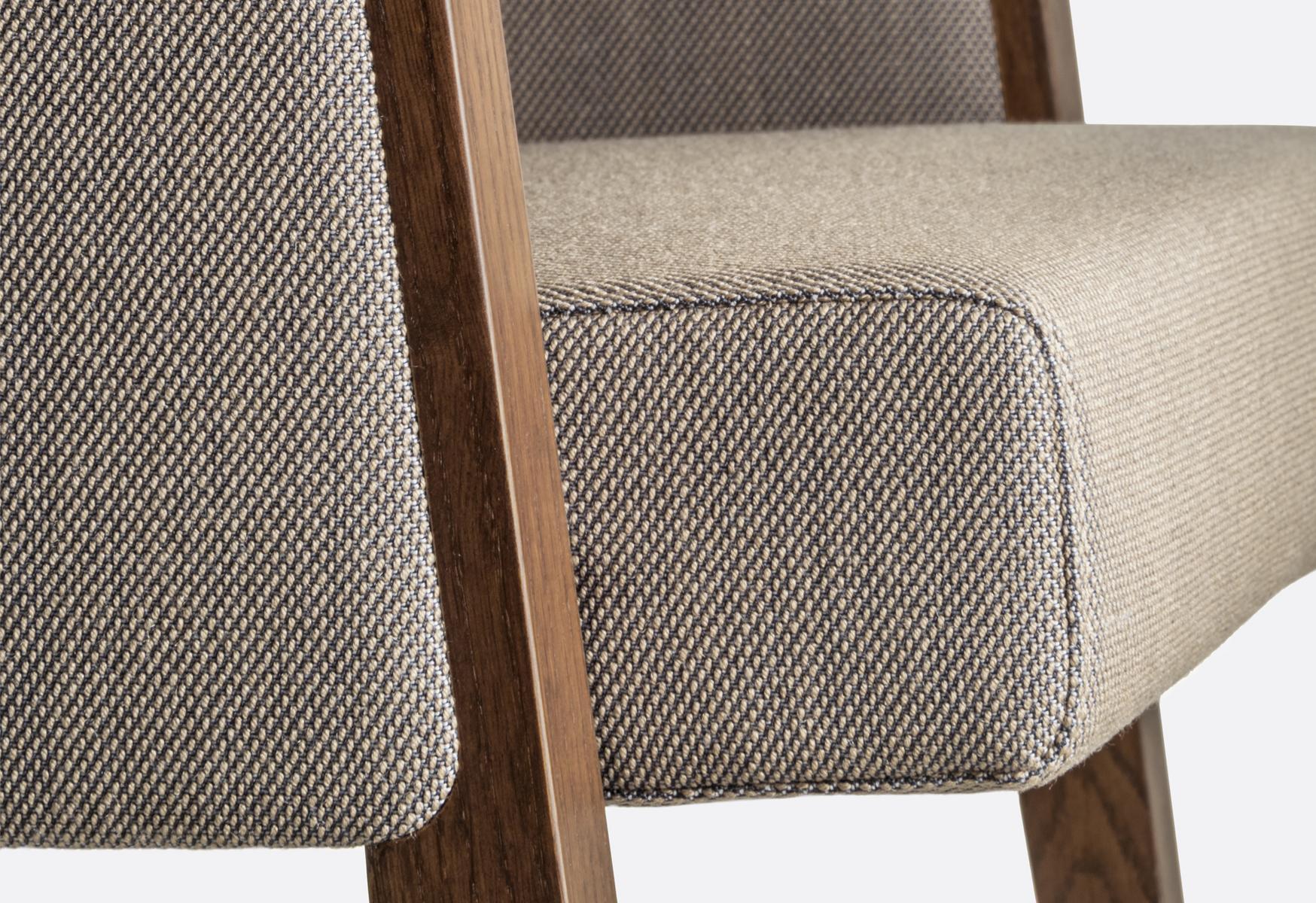 JIL 525 Easy chair with armrests