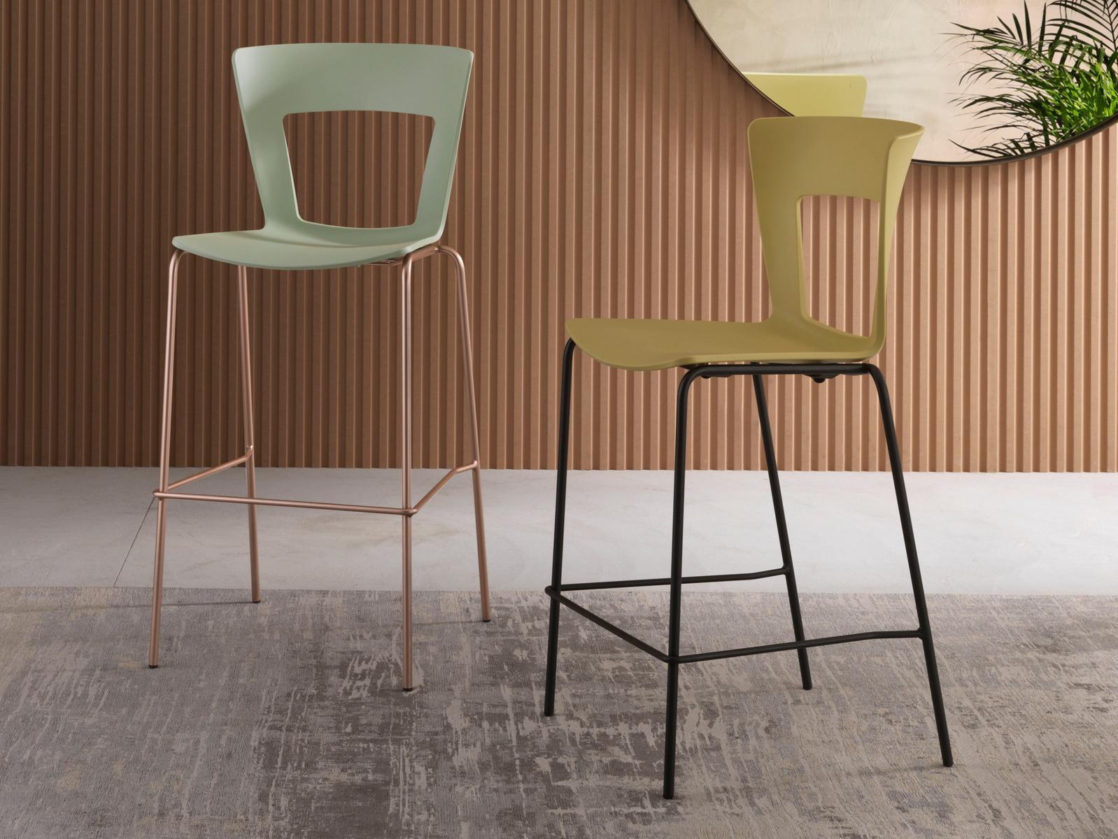 LILIA Stackable technopolymer stool with back