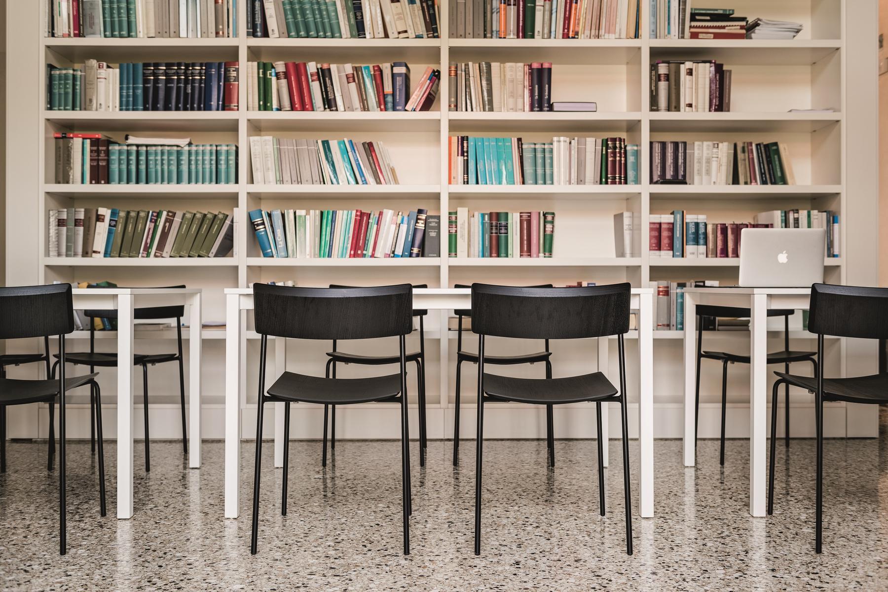 MITO S Stackable chair in wood and steel structure