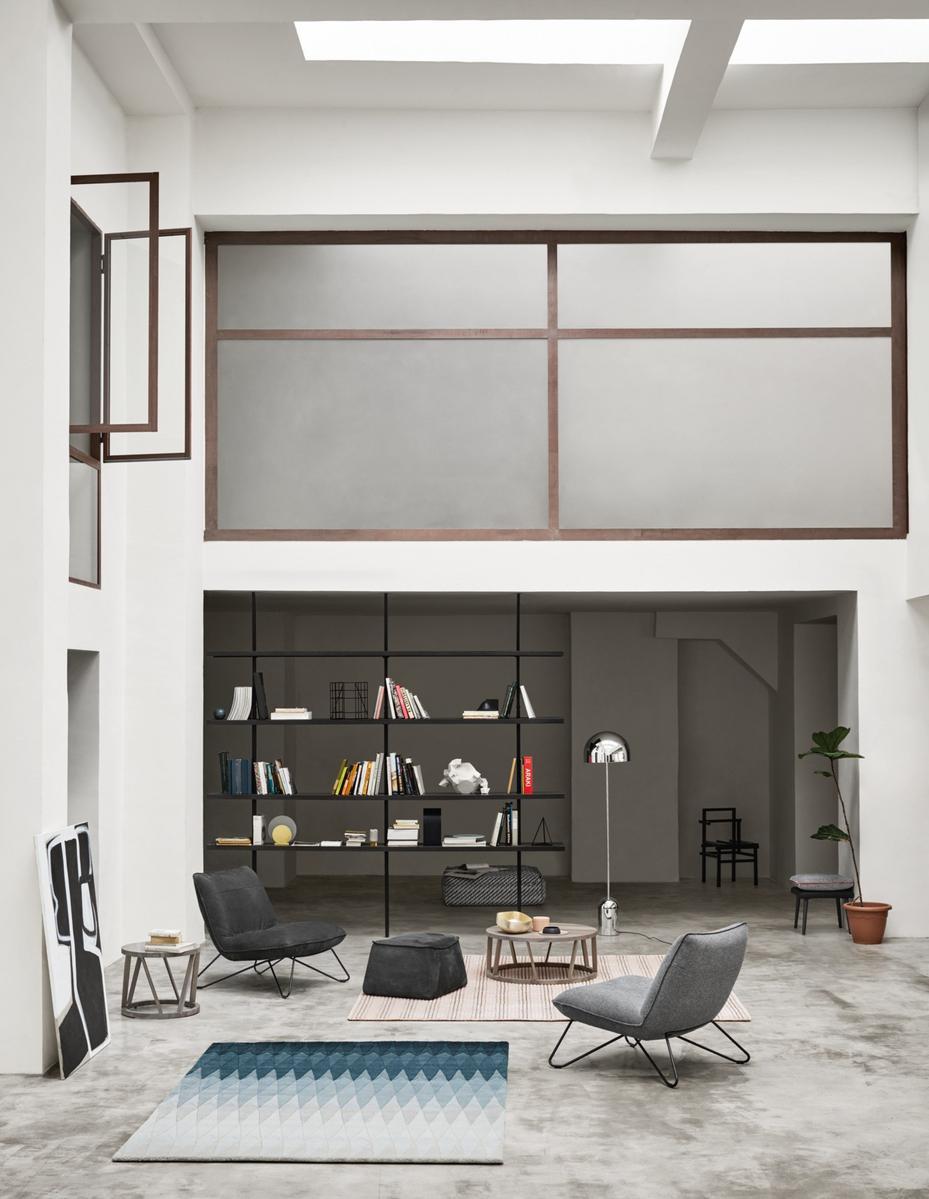 394 Leather easy chair