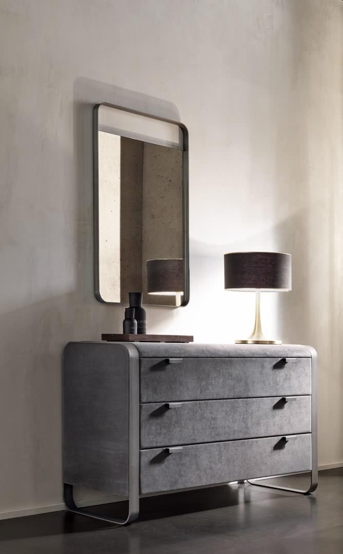 ELVIS Leather chest of drawers