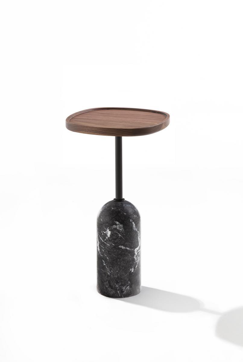 EKERO Oval marble coffee table and canaletta walnut top