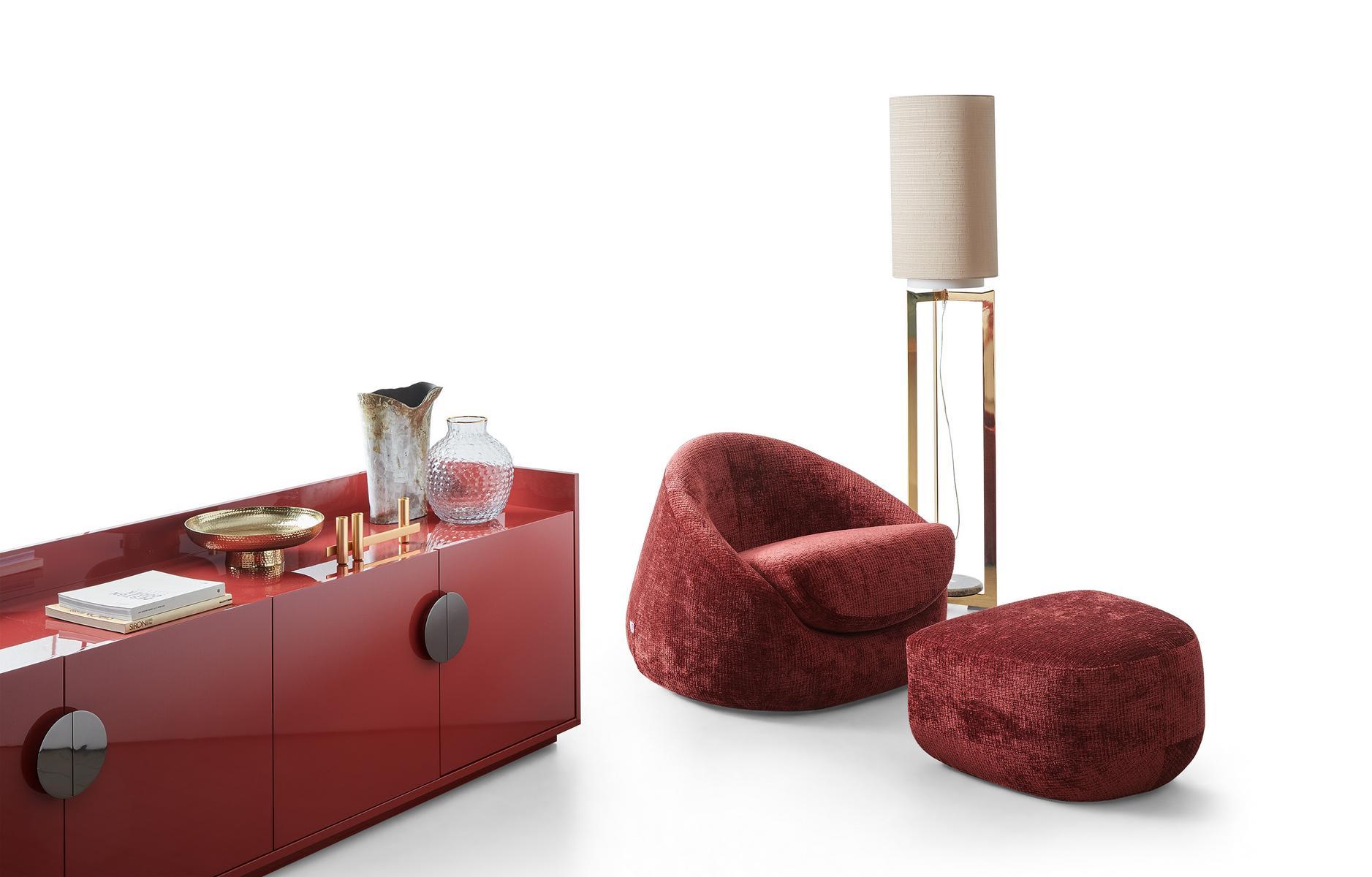 CUCCIA Leather pouf with removable lining