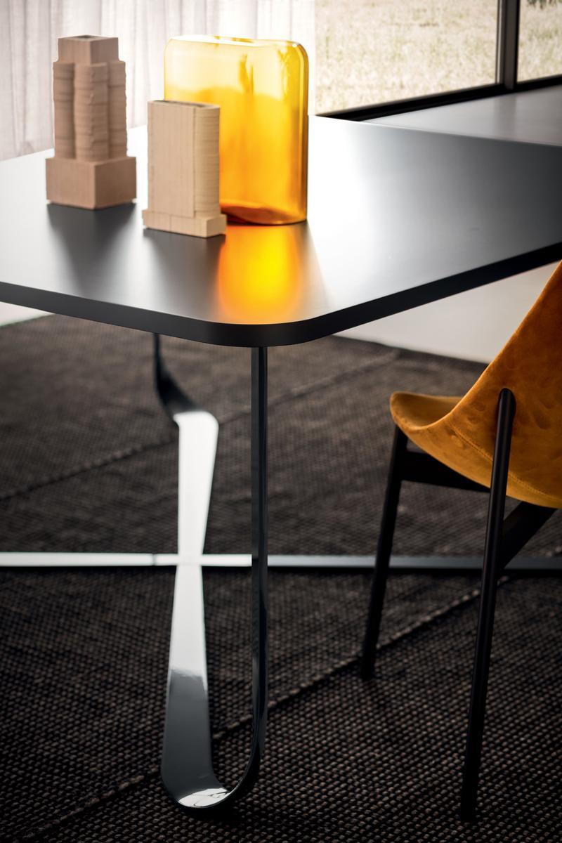 CONFLUENCE Square wooden table