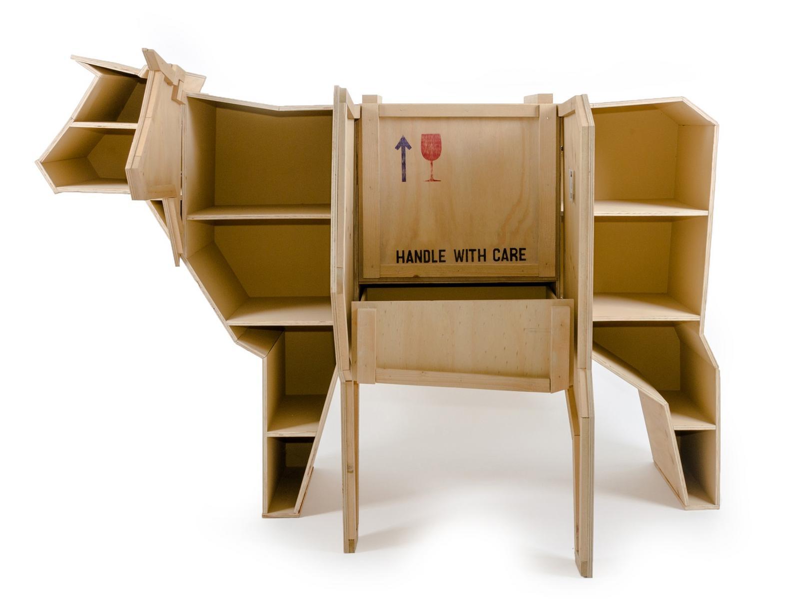 SENDING COW Wooden highboard with doors