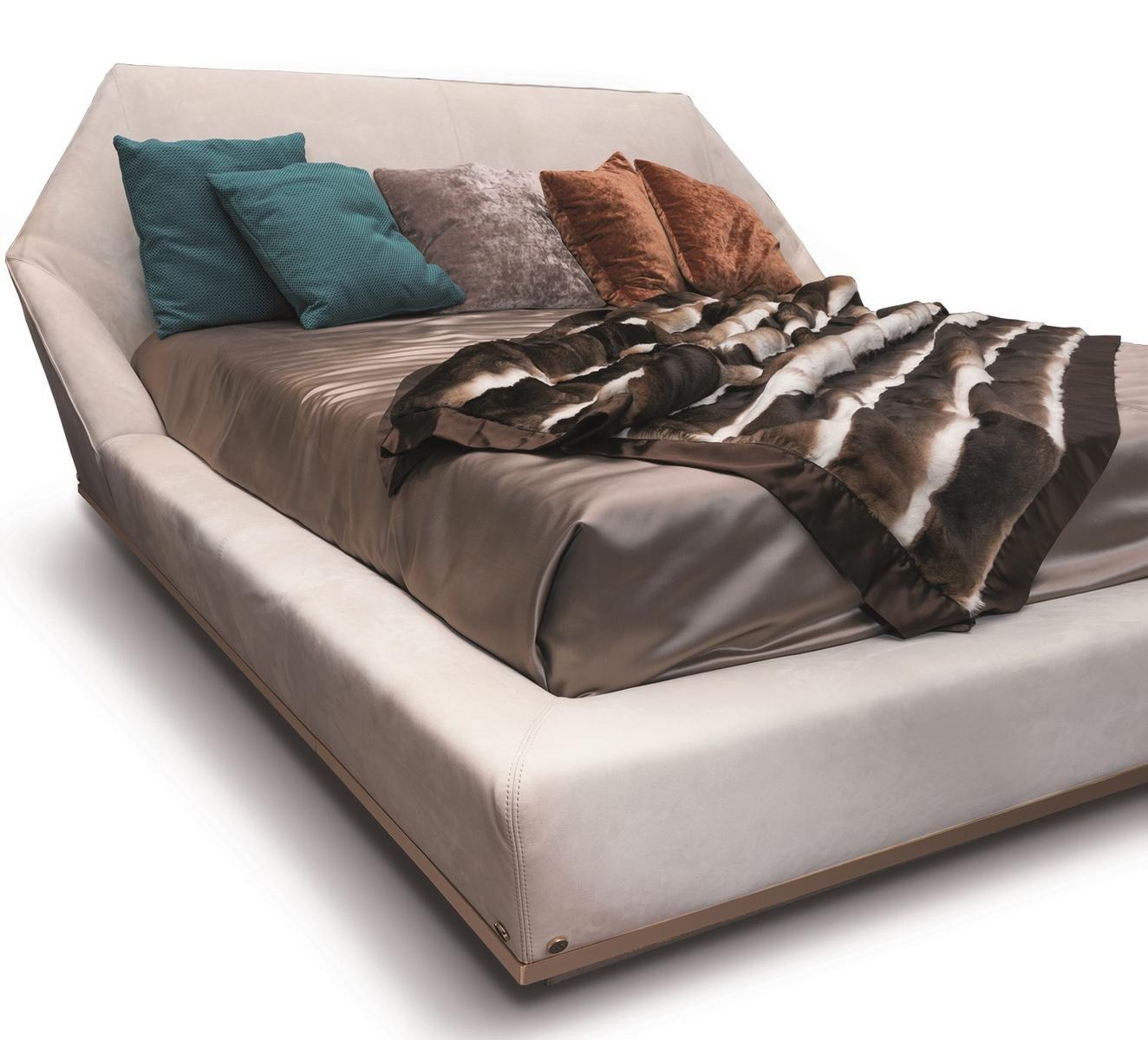 YUME Velvet bed with high headboard