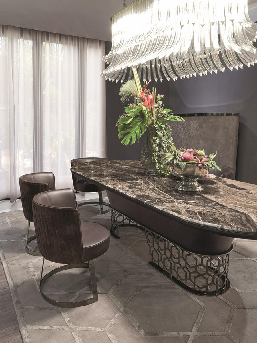 CLAIRMONT Oval metal table