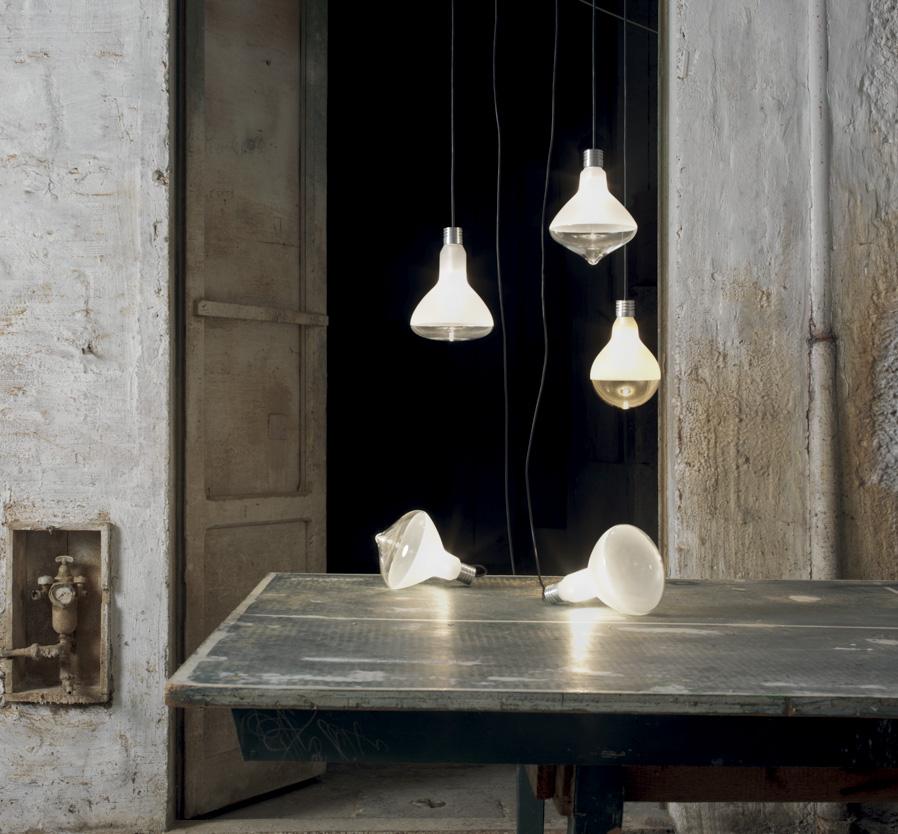 MAKEUP Direct light satin glass pendant lamp