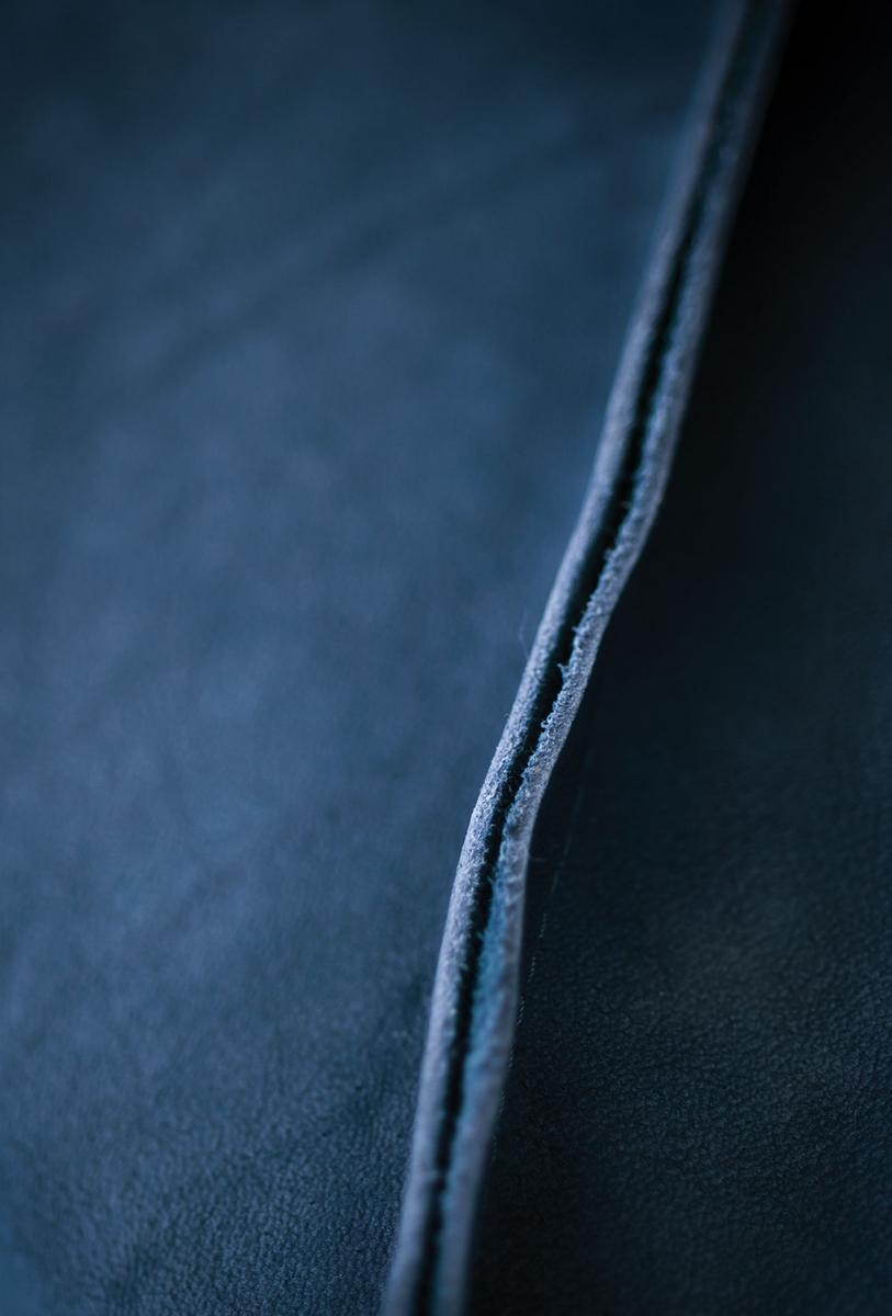 PARIS Upholstered leather bed
