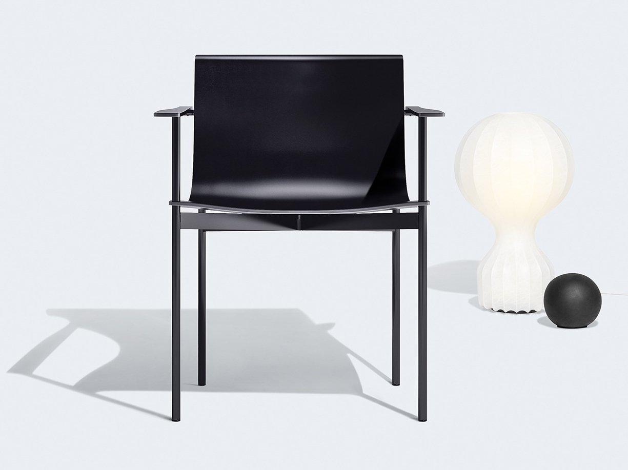 OMBRA Chair with armrests