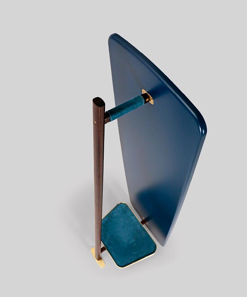 LEO Freestanding framed mirror