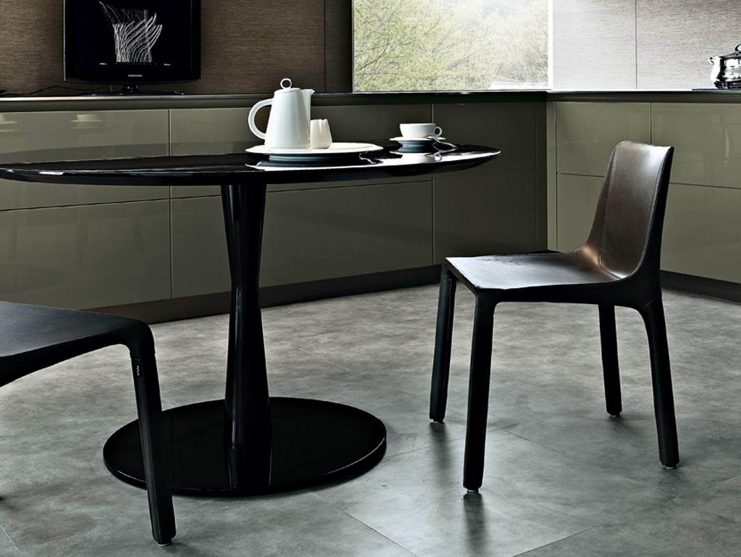 MANTA Leather chair