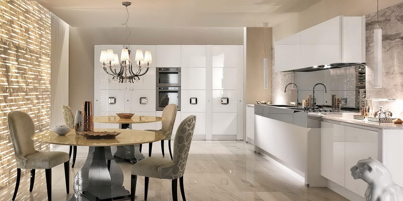 LUXURY GLAM Lacquered kitchen