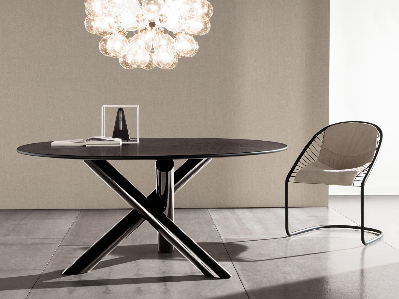 VAN DYCK Table