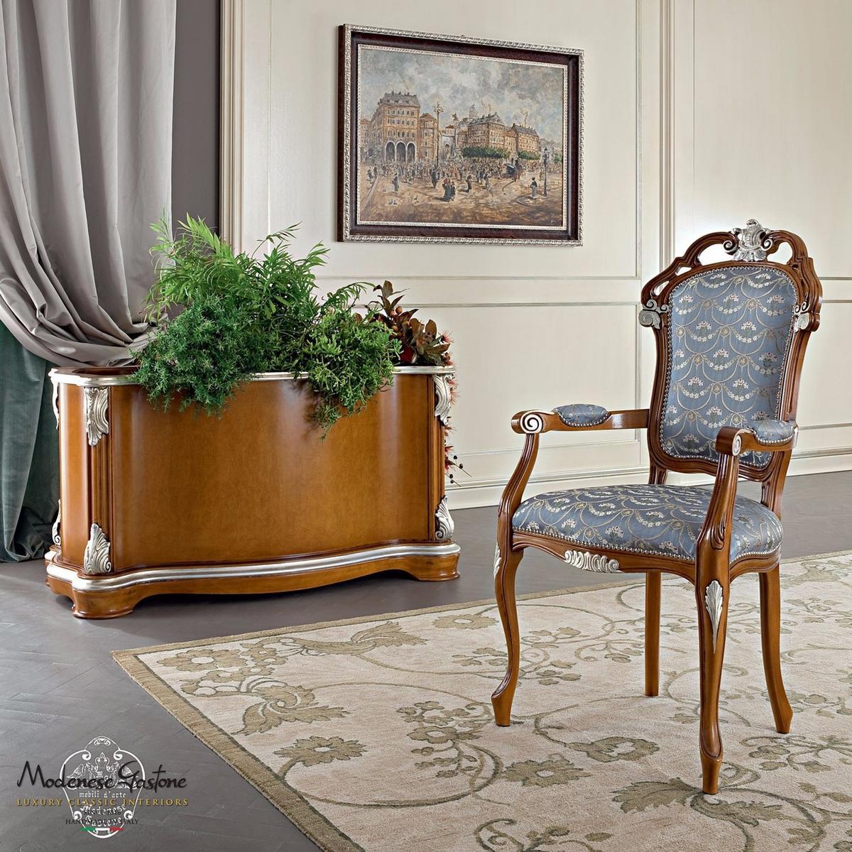 13505 Upholstered chair with armrests