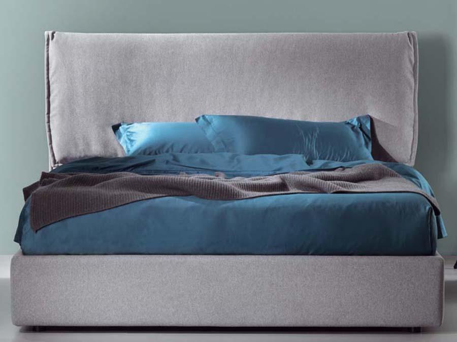 HOLLIS Leather bed with high headboard