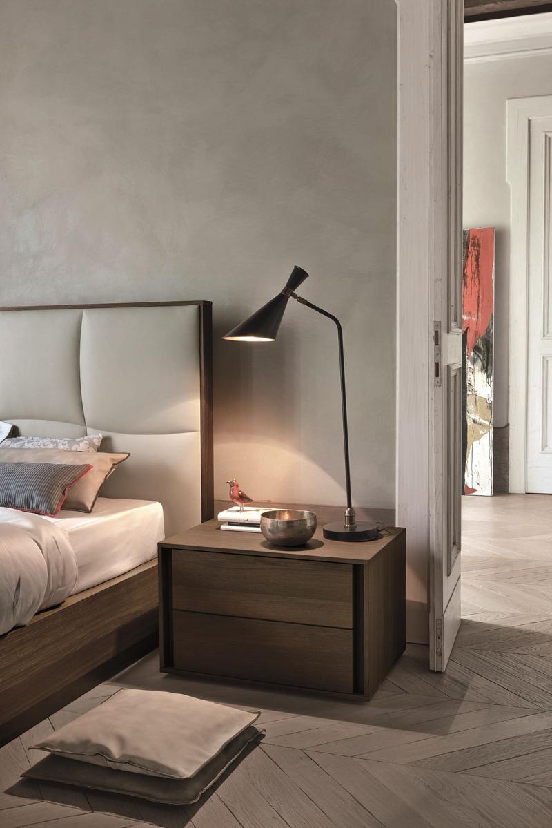 PRESTIGE Oak double bed with high headboard