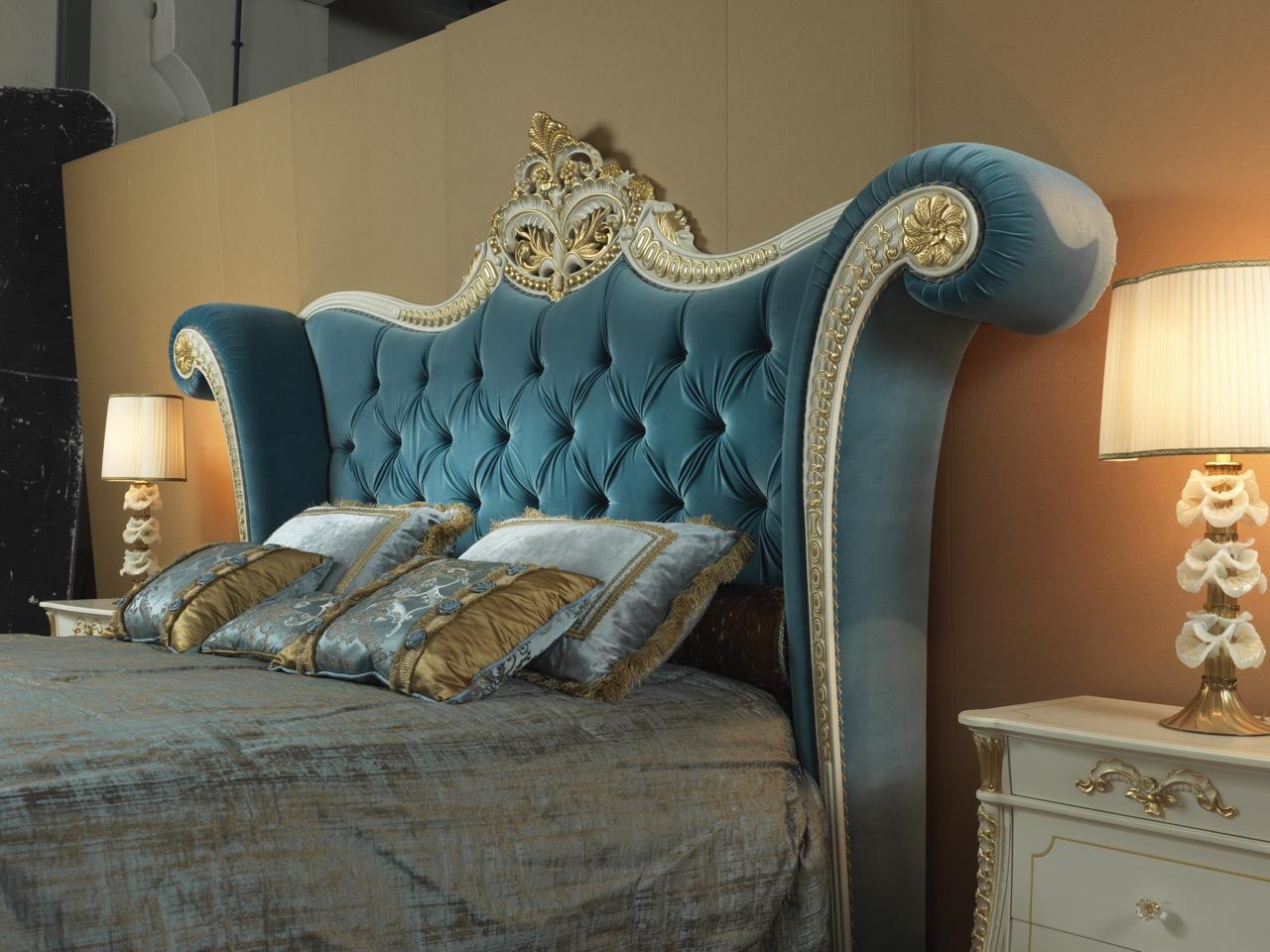 3131 Velvet double bed with tufted headboard