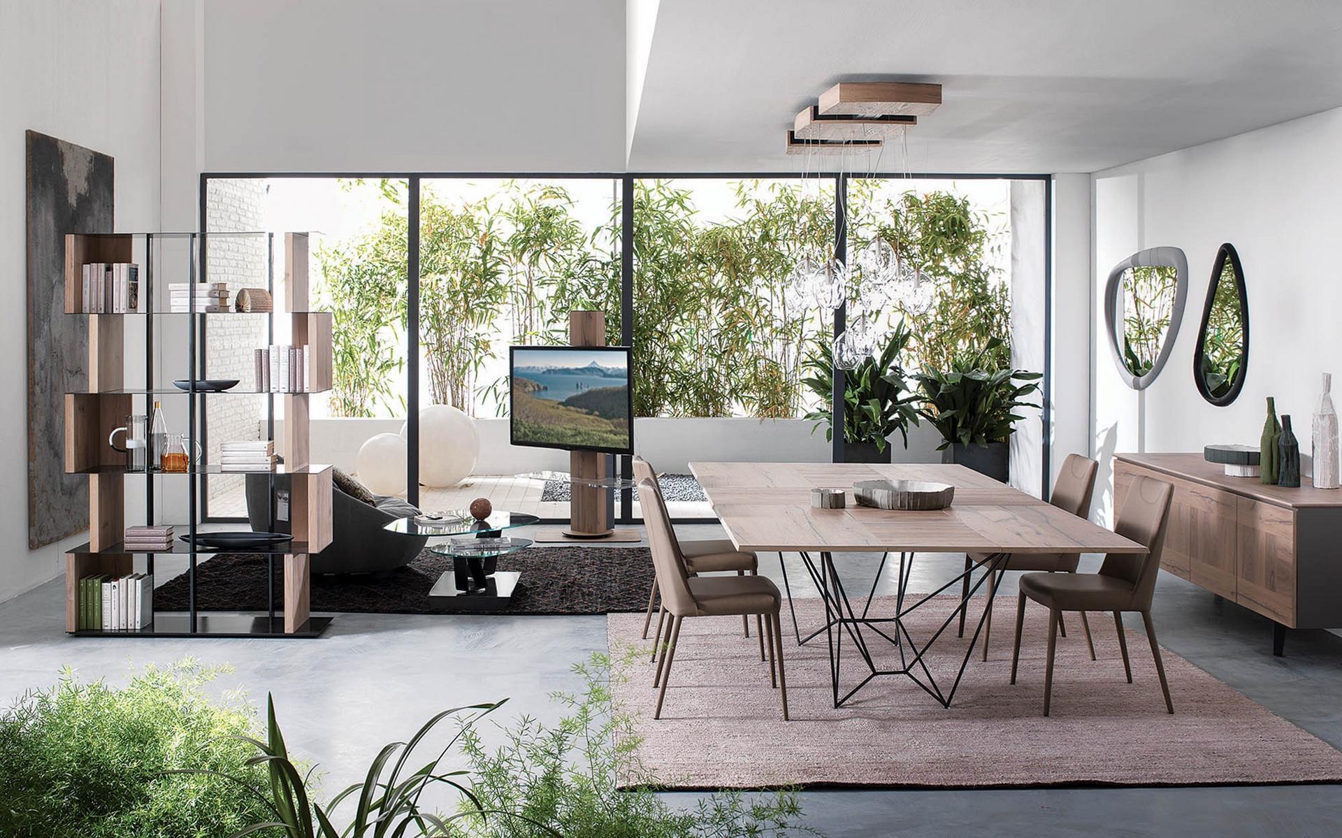 FIL8 Extending wooden table