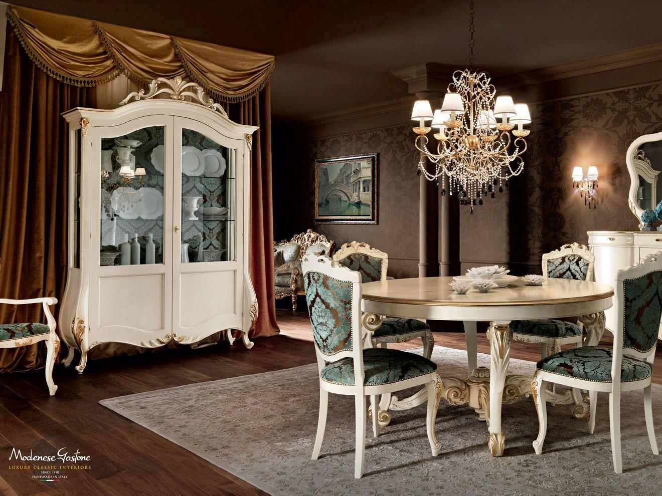11107 Solid wood display cabinet