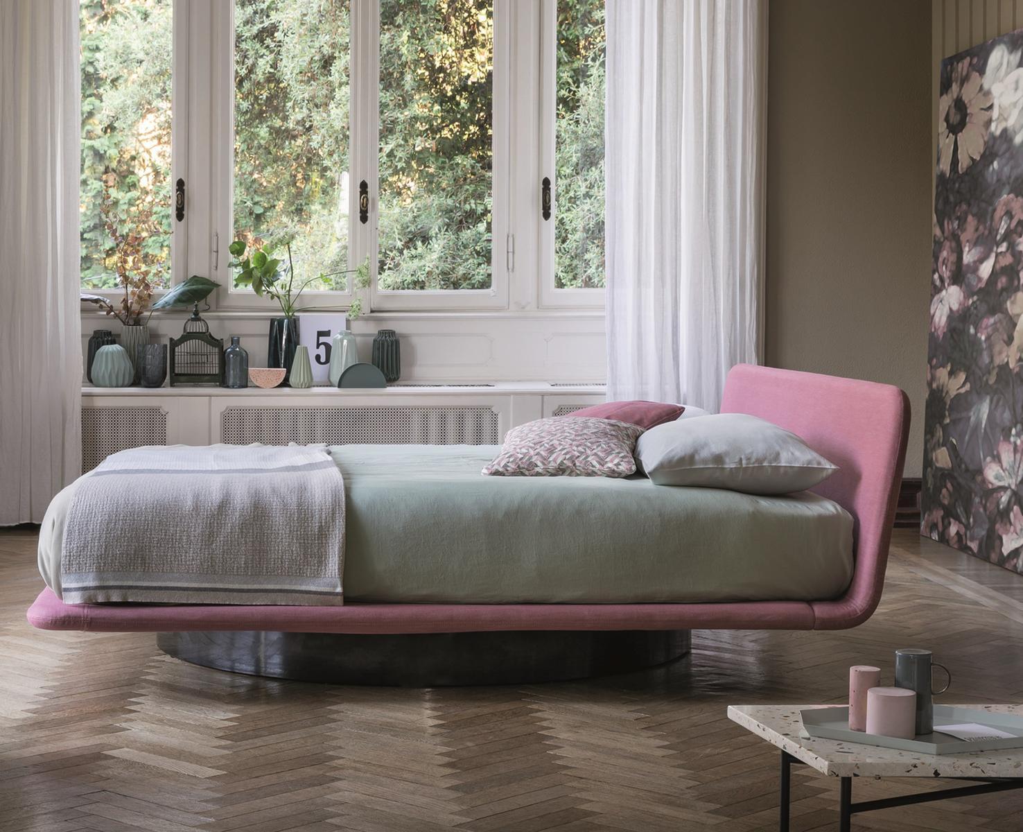 GIOTTO Swivel upholstered bed