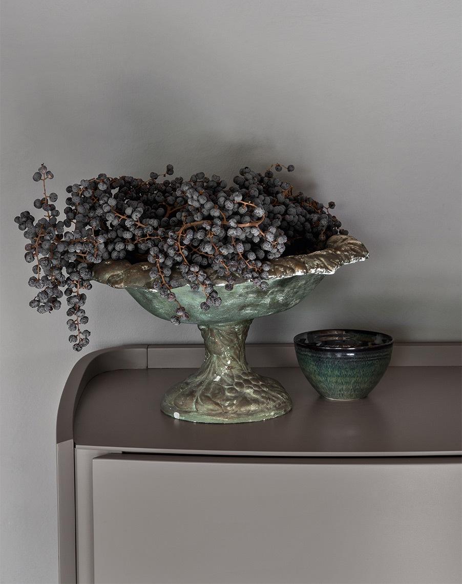 ADJ Rounded lacquered chest of drawers with integrated handles