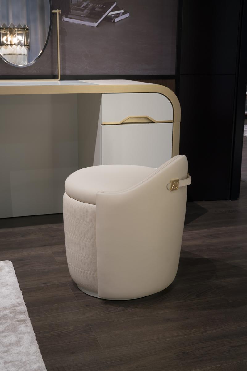 KIMBERLY Round leather pouf
