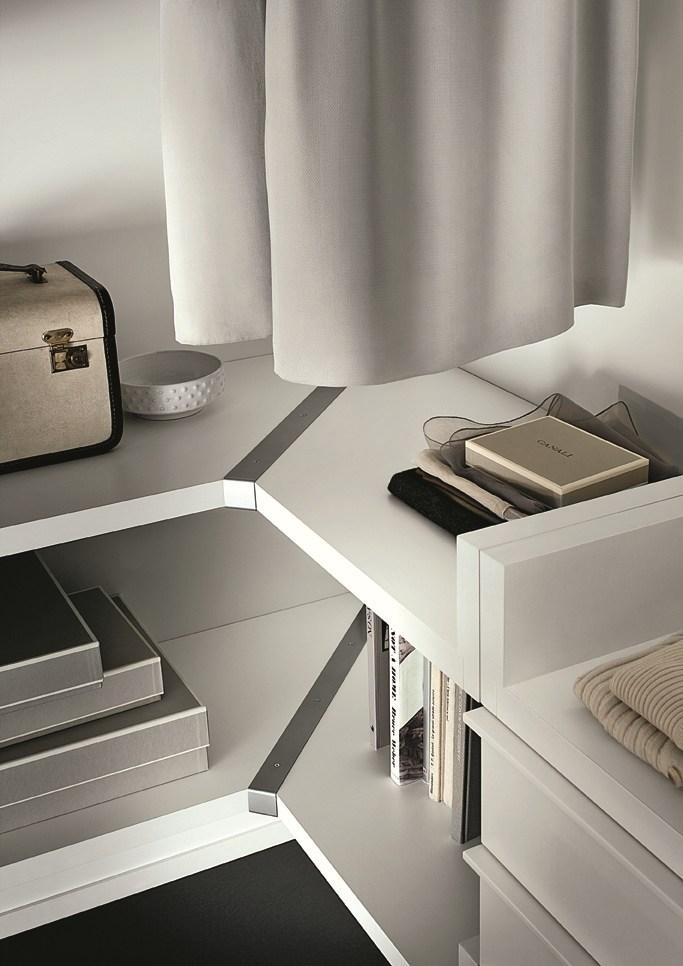 NOVENOVE Sectional custom walk-in wardrobe