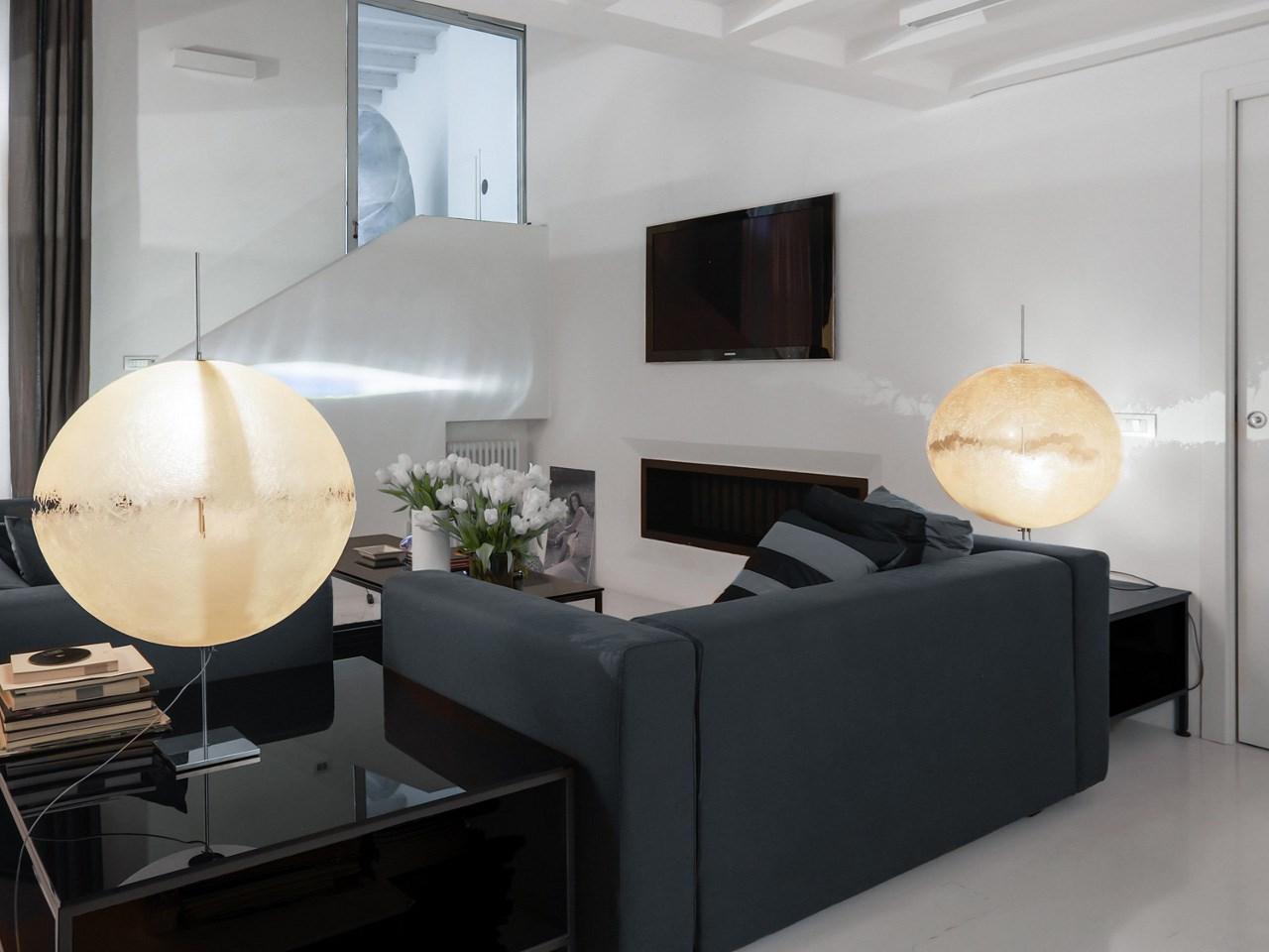 POSTKRISI T 61 LED table lamp