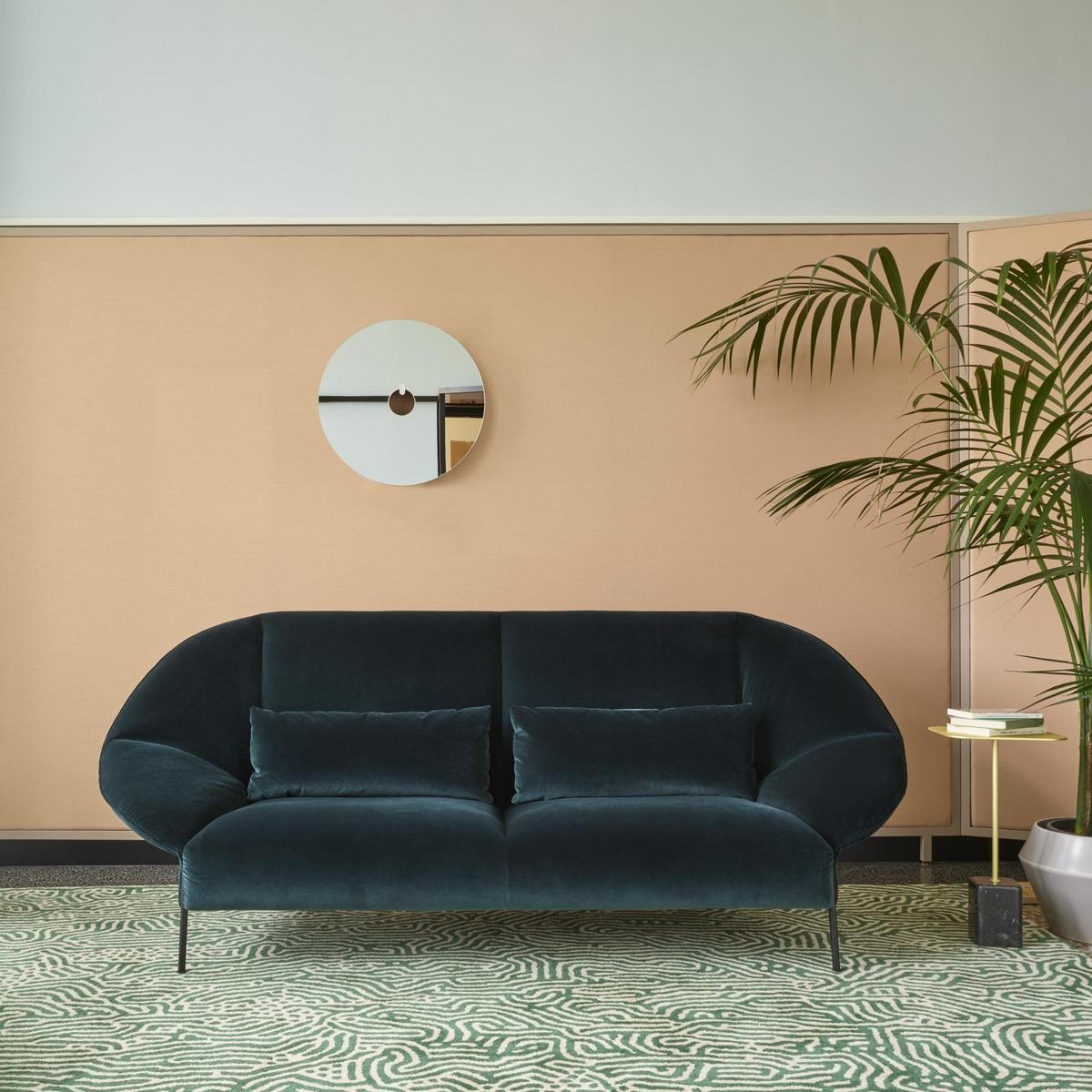 URA Round wall-mounted mirror