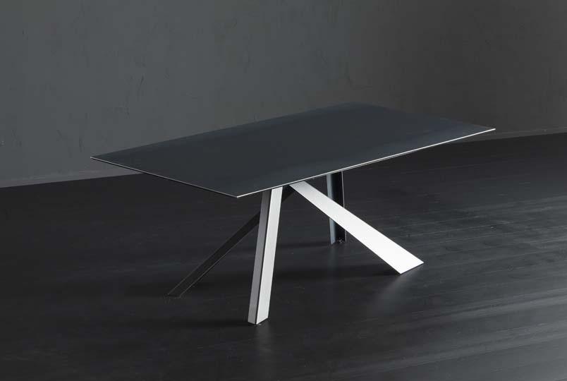 DETROIT + METAL Rectangular iron dining table