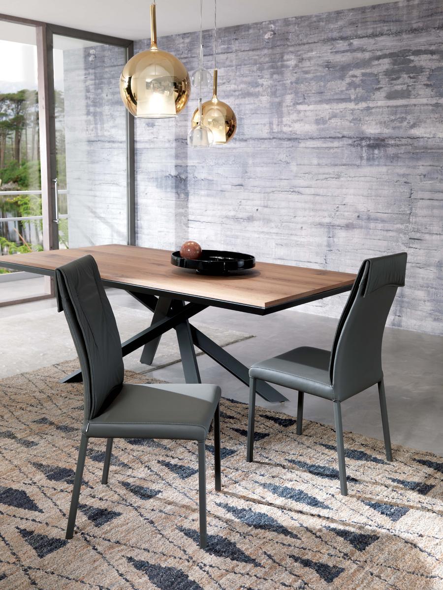 LUXY Upholstered leather chair