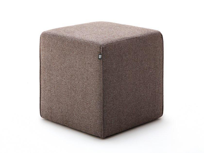 950 Square fabric pouf