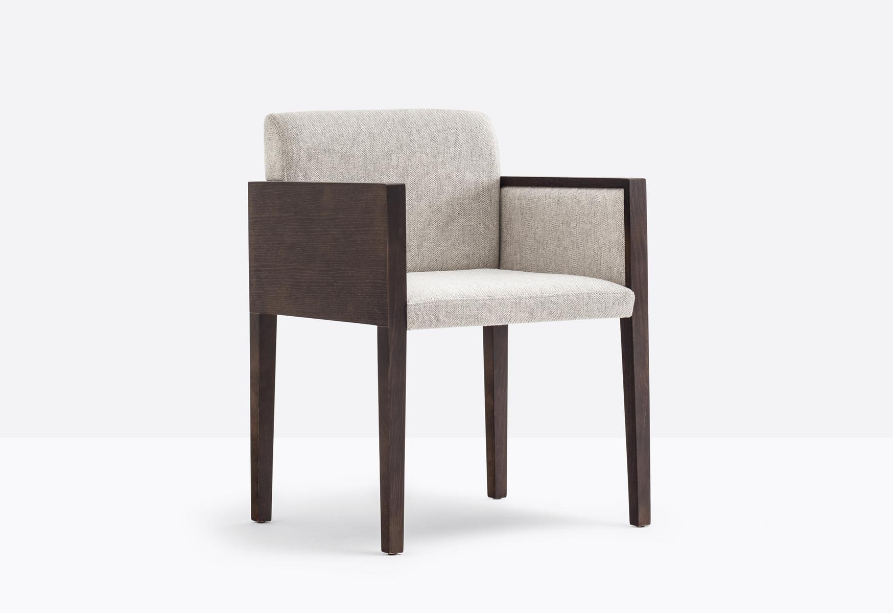 BOX 742 Honeycomb chair with armrests
