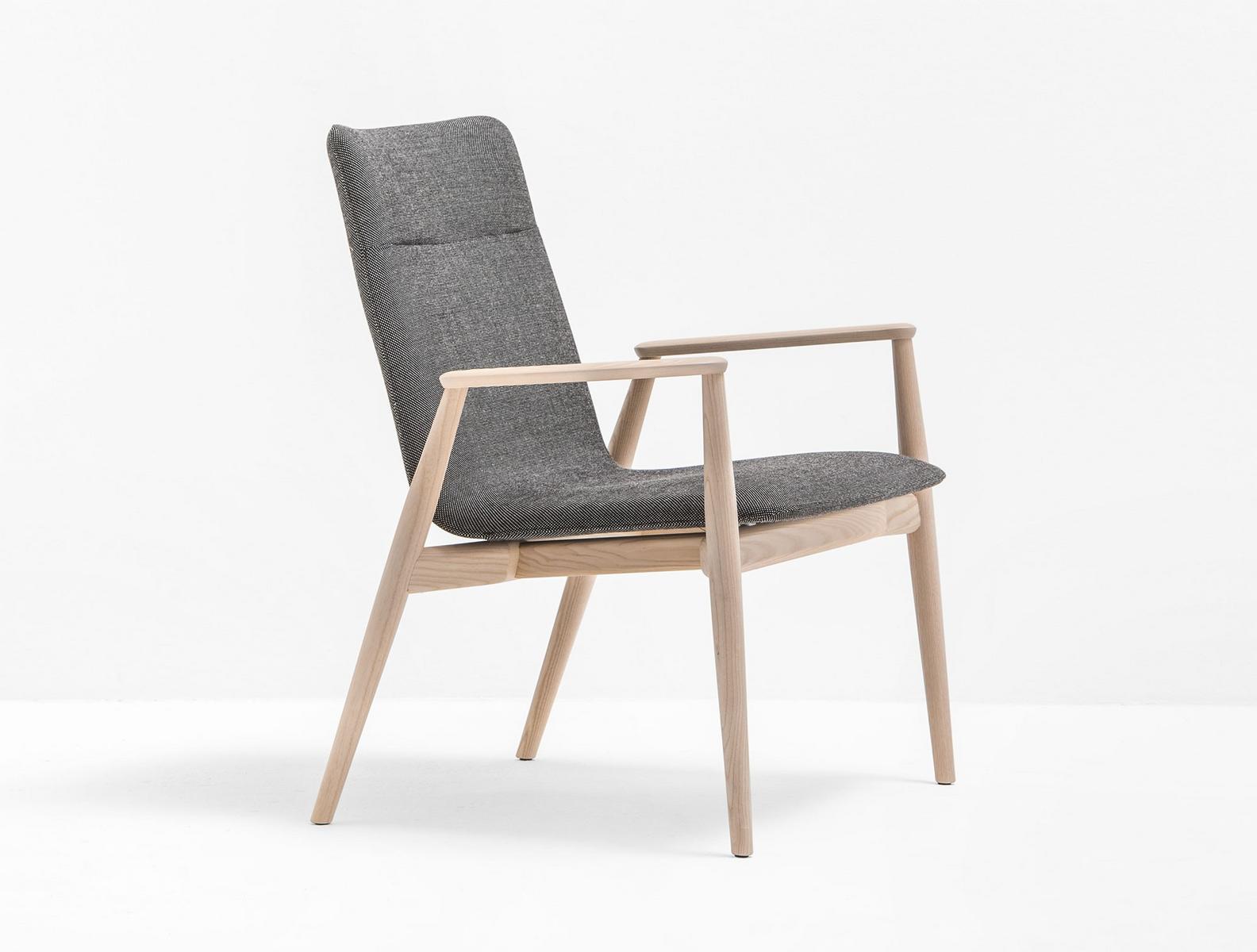 MALMÖ 298 Upholstered easy chair with armrests