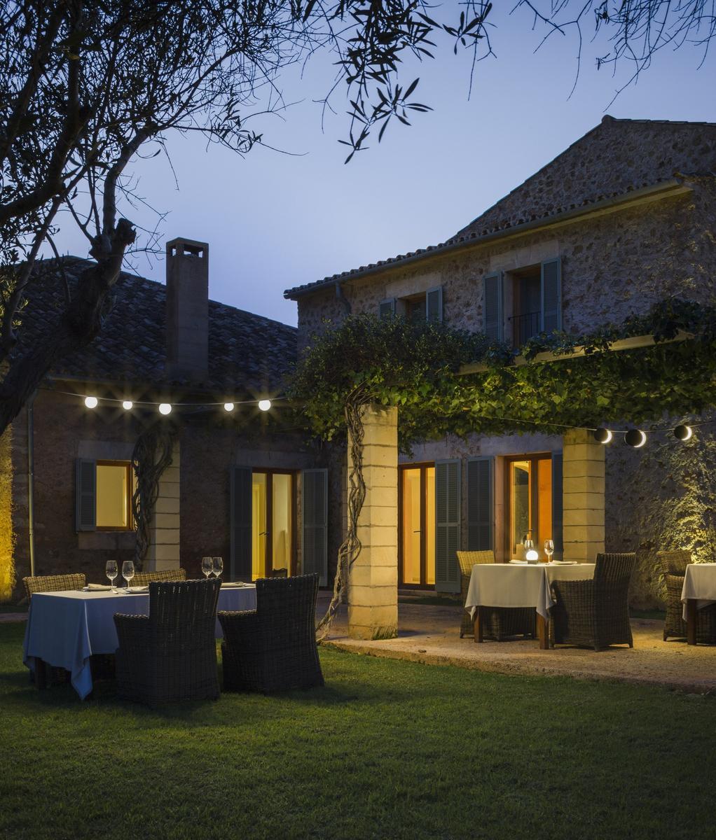JUNE LED outdoor pendant lamp