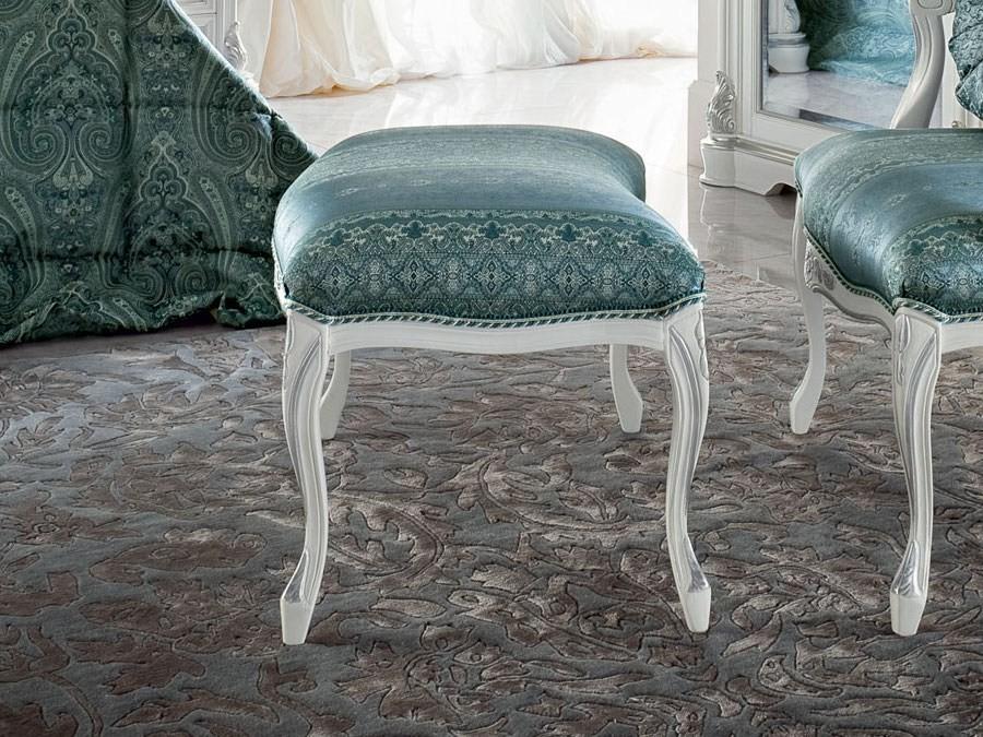 13525 Upholstered pouf