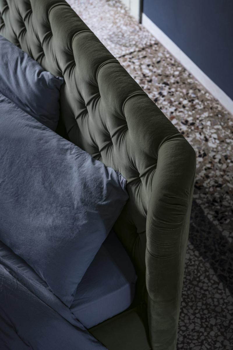 SELENE Storage bed with tufted headboard