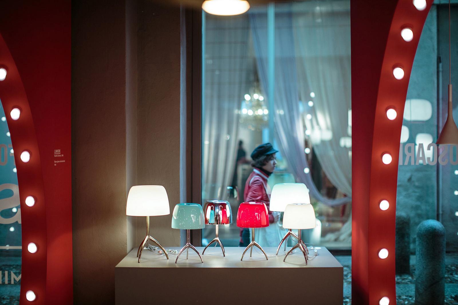 LUMIERE Plastic table lamp